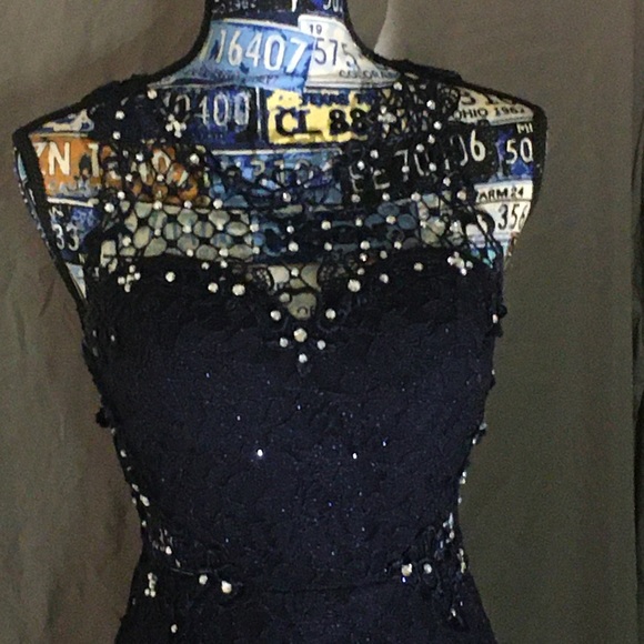 Navy blue prom/homecoming gown - Picture 2 of 10